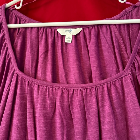 Ladies top - Picture 2 of 4